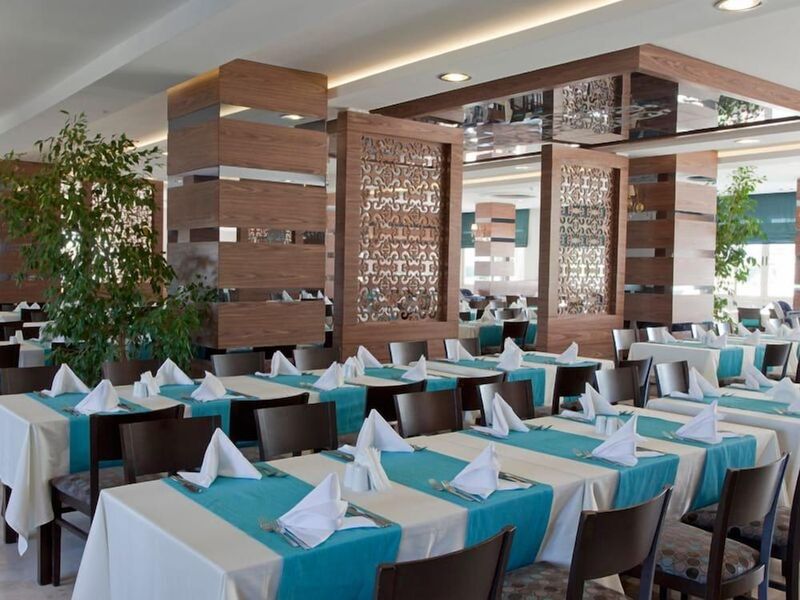 Serenis Hotel - Image 7