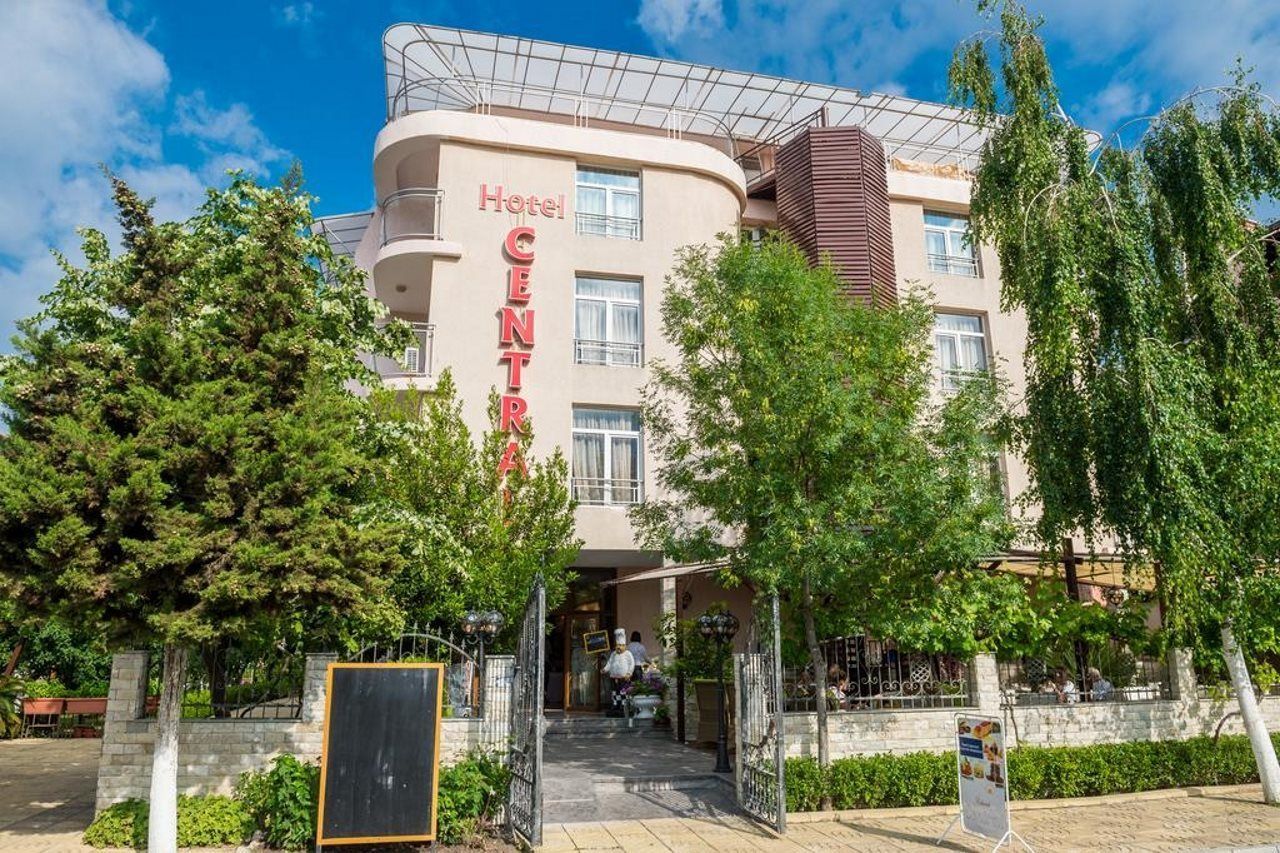 Central Hotel - Image 10