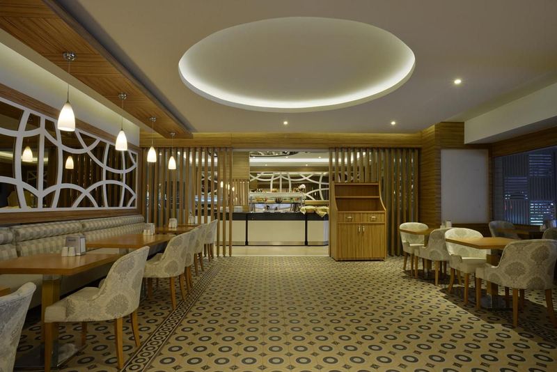 Maris Beach Hotel - Image 8