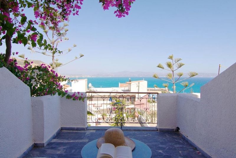 Adonis Hotel - Image 2