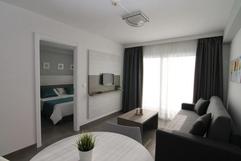 Apartamentos Castillo del Sol - Image 9