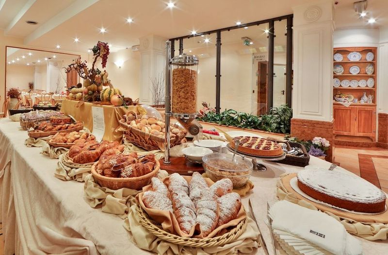 Hotel Mozart - Image 7