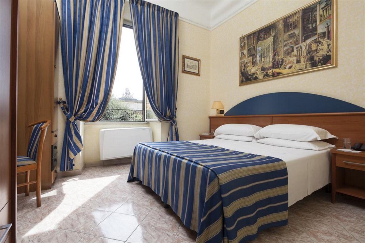 The Kennedy Hotel - Image 3