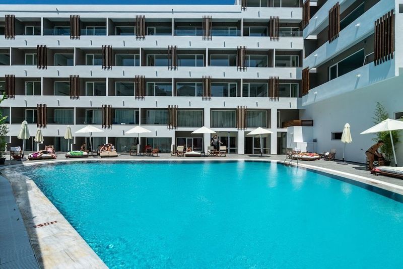 Castellum Suites - Image 1