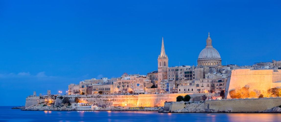 Udsigt til hovedstaden Valletta, set fra havet udenfor Malta