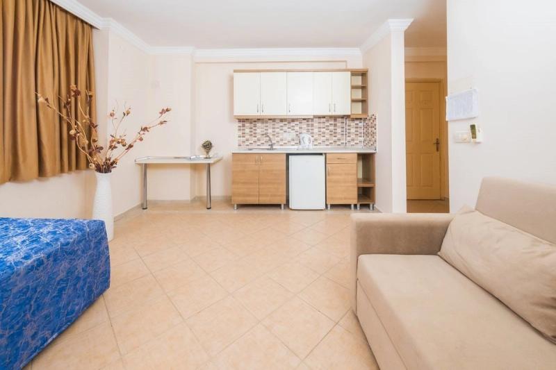 Cats Garden Hotel - Image 4