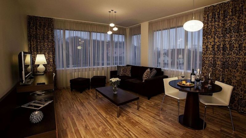 Ararat All Suites Hotel - Image 6