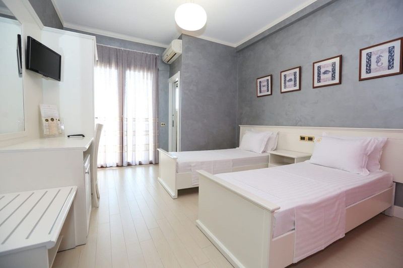 Ilira Internacional Hotel - Image 7