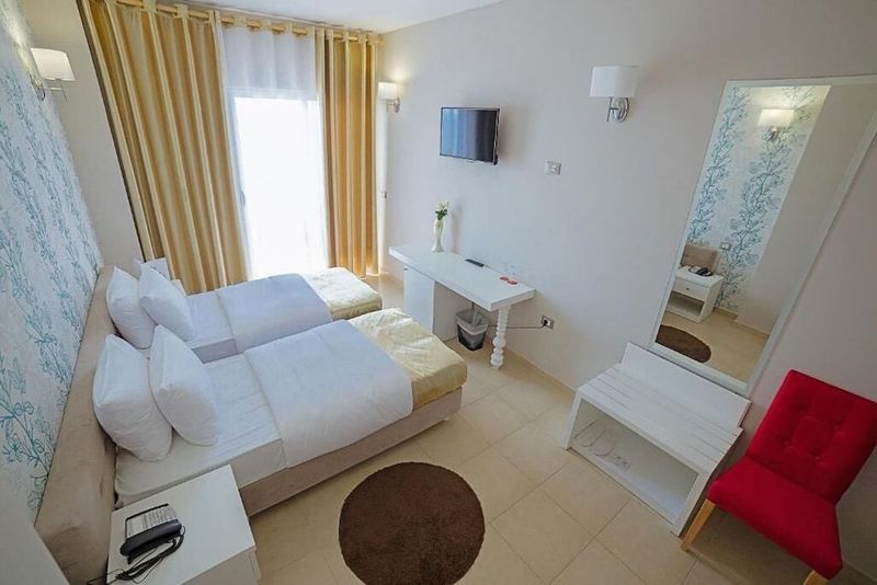Sun Hotel - Image 6
