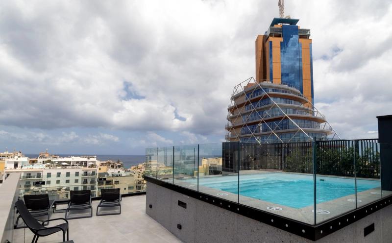 Onyx Hotel - Image 1