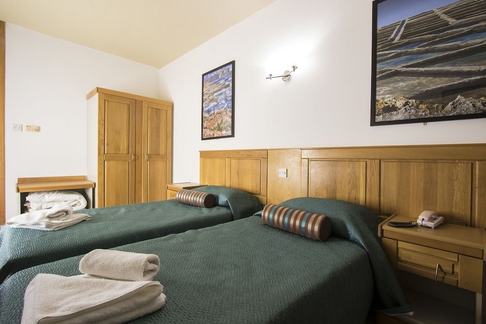 Canifor Hotel - Image 8