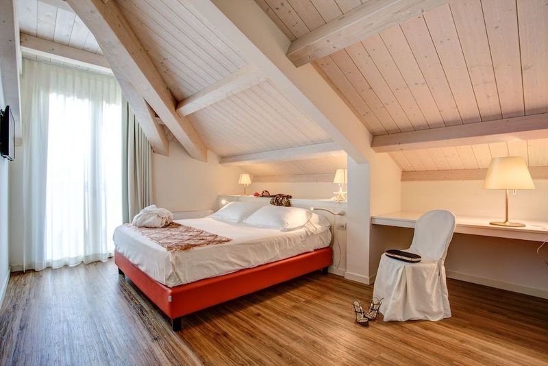 Rimini Suite Hotel - Image 3