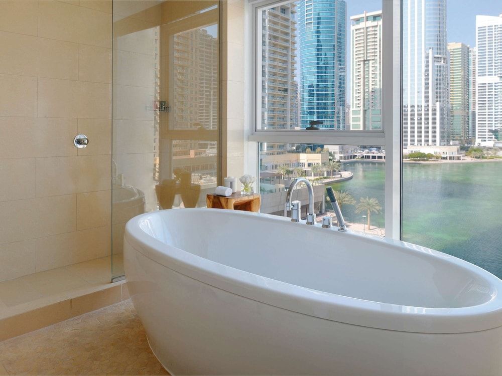 Moevenpick Hotel Jumeirah Lakes Towers - Image 6