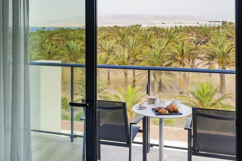 Cabogata Beach Hotel - Image 2