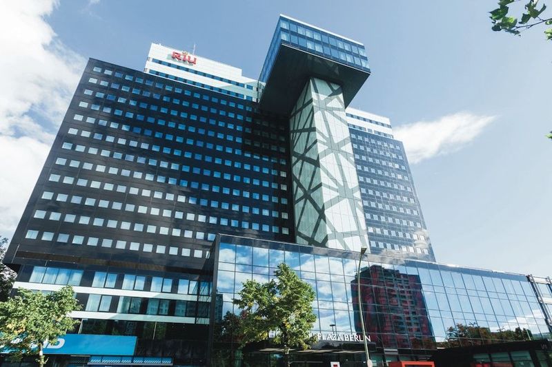 Hotel Riu Plaza Berlin - Image 3