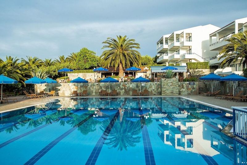 Xenios Port Marina Hotel - Image 10