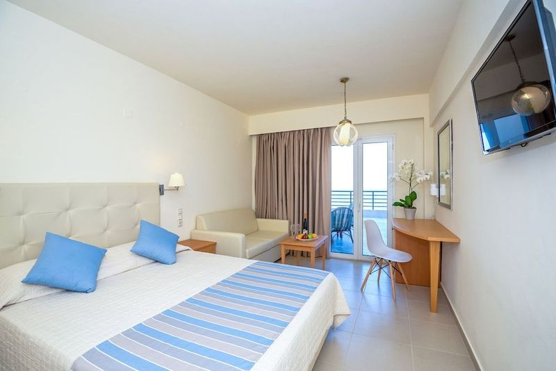 Themis Beach Hotel - Image 2