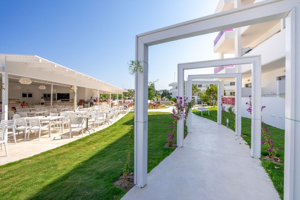 Stamos Hotel - Image 7