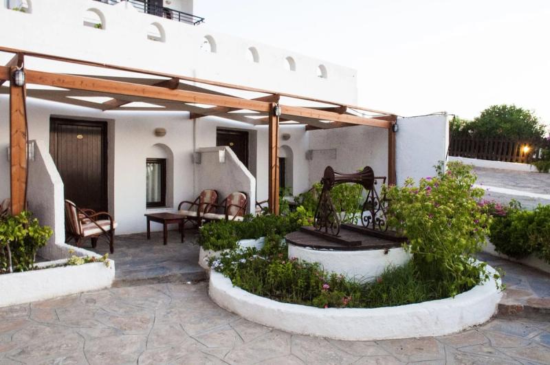 Themis Beach Hotel - Image 9