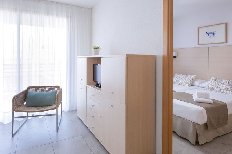 Apartaments CYE Salou - Image 9