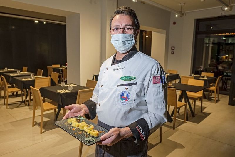 Hotel Touring - Image 4