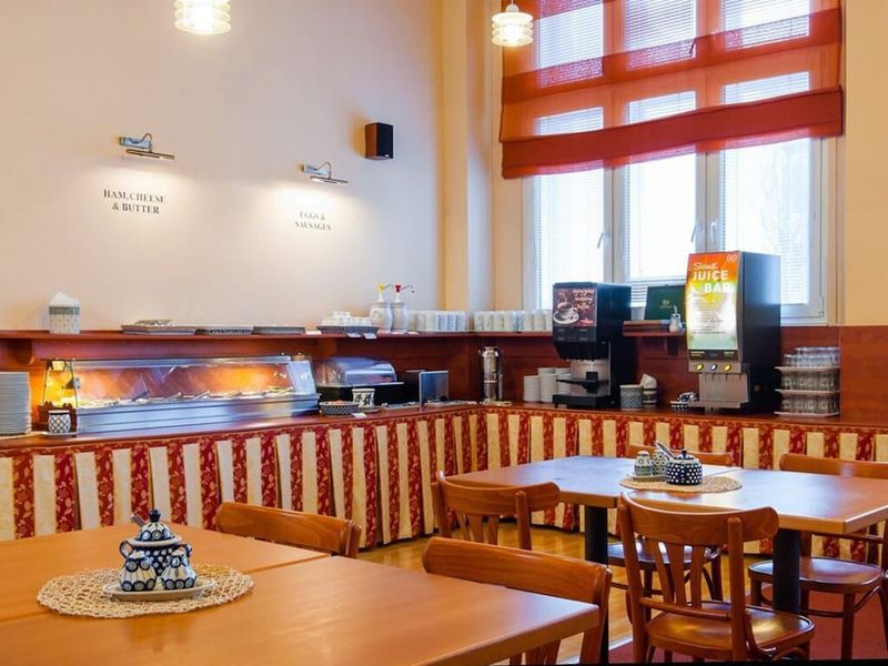 Hotel Cloister Inn - Image 4