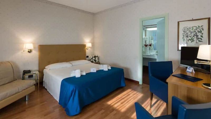 Hotel Lombardia Milano - Image 1