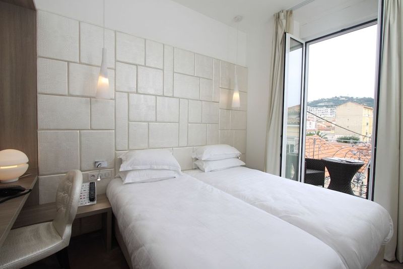 Golden Tulip Cannes Hotel de Paris - Image 6