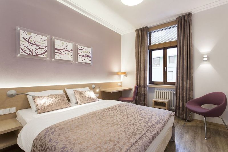 Hotel Carol - Image 3
