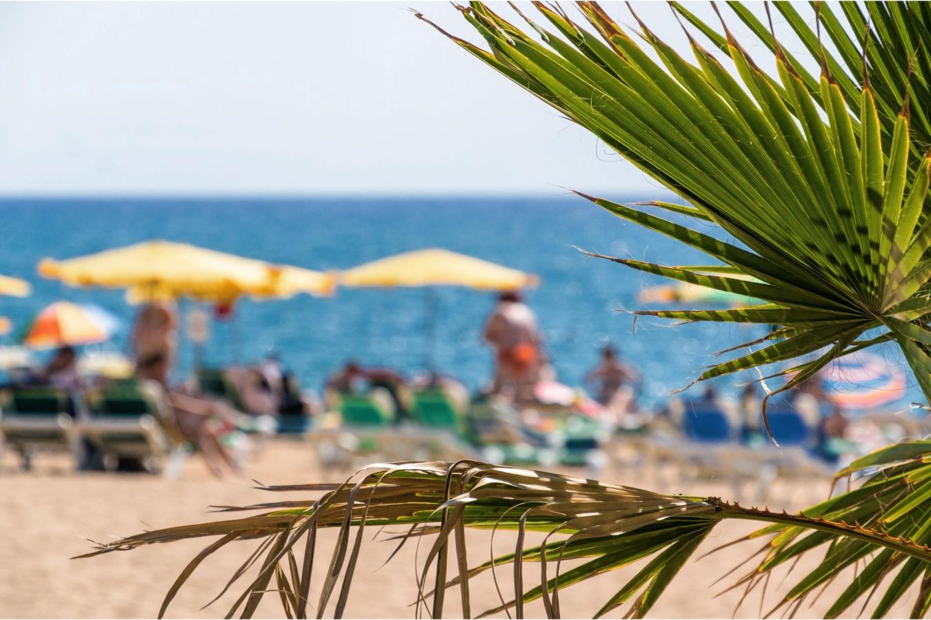 Nyt deilig strandliv i Calella på Costa Brava