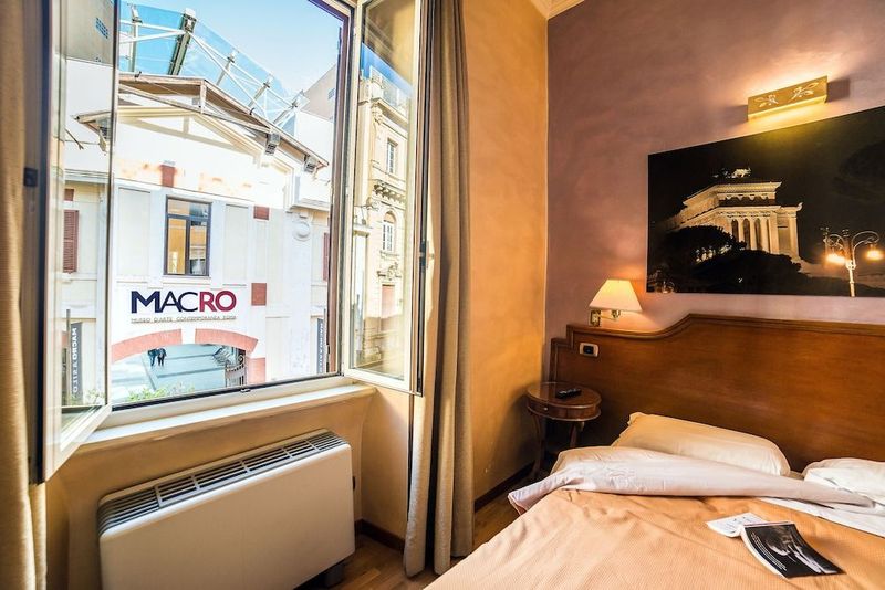 Hotel Kent - Image 2