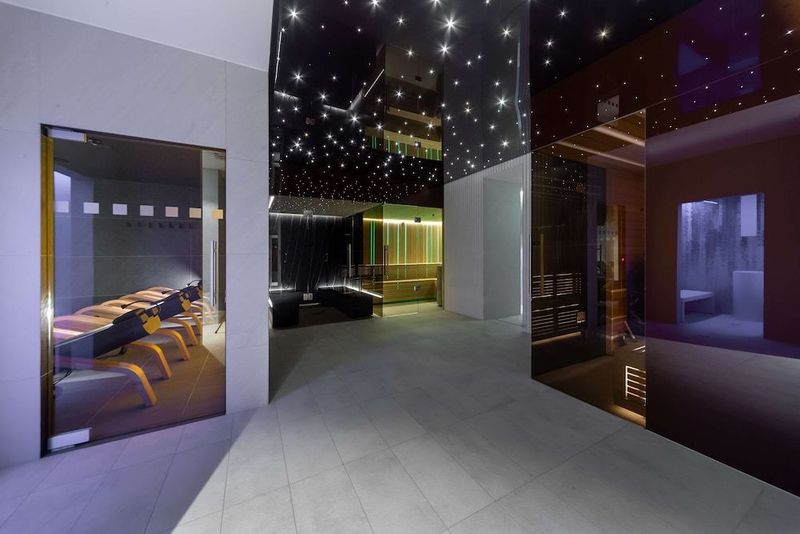 Radisson Hotel & Suites, Gdansk - Image 8