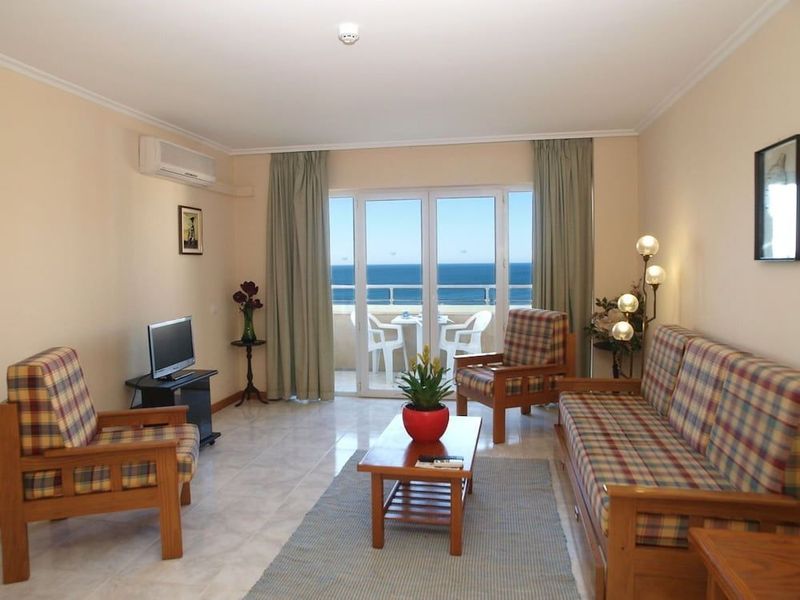 Apartamentos Jardins da Rocha - Image 10