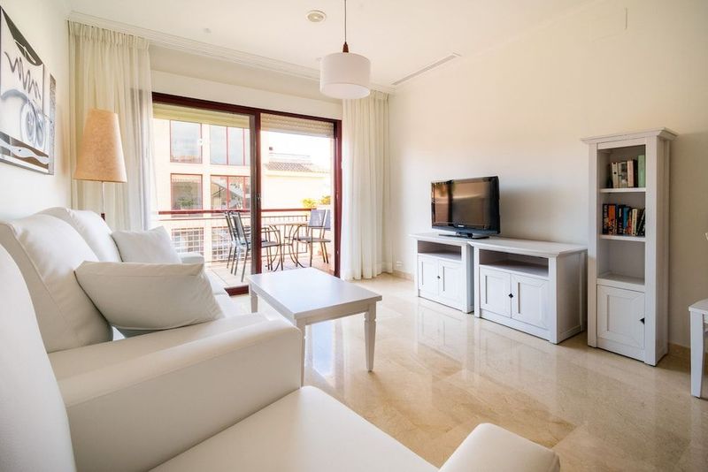 Albir Confort Avenida Apartamentos - Image 10