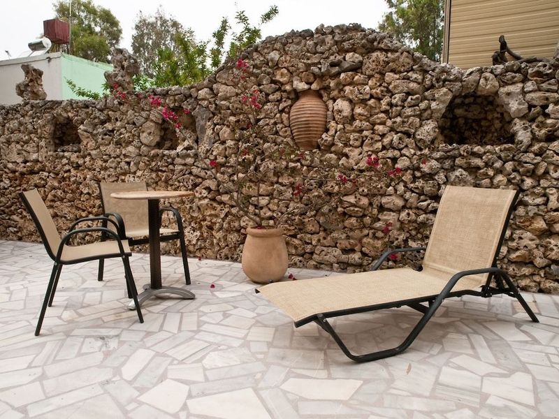 Zorbas Hotel - Image 2