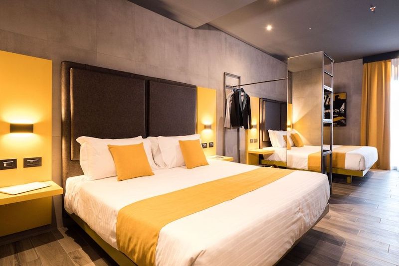 J24 Hotel Milano - Image 2