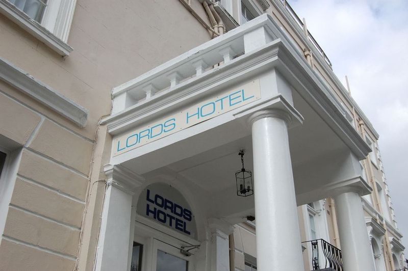 Lords Hotel London - Image 1