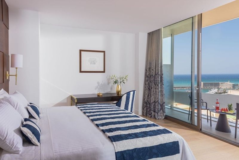 Aquila Atlantis Hotel - Image 2