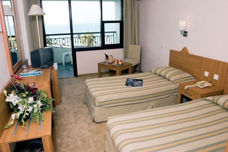 Elysee Hotel - Image 2