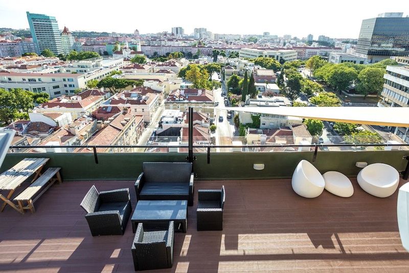 Holiday Inn Lisbon - Image 2