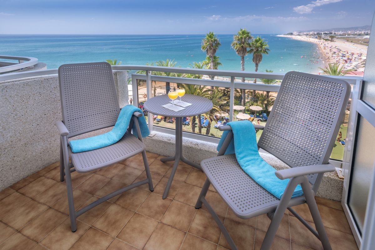 Caprici Beach Hotel - Image 3