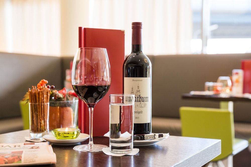 Austria Trend Hotel Doppio - Image 3