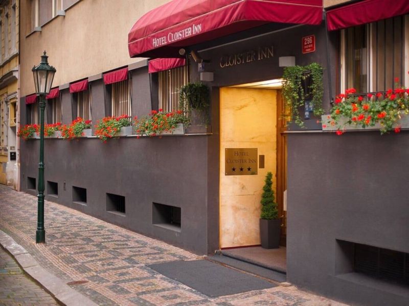 Hotel Cloister Inn - Image 3
