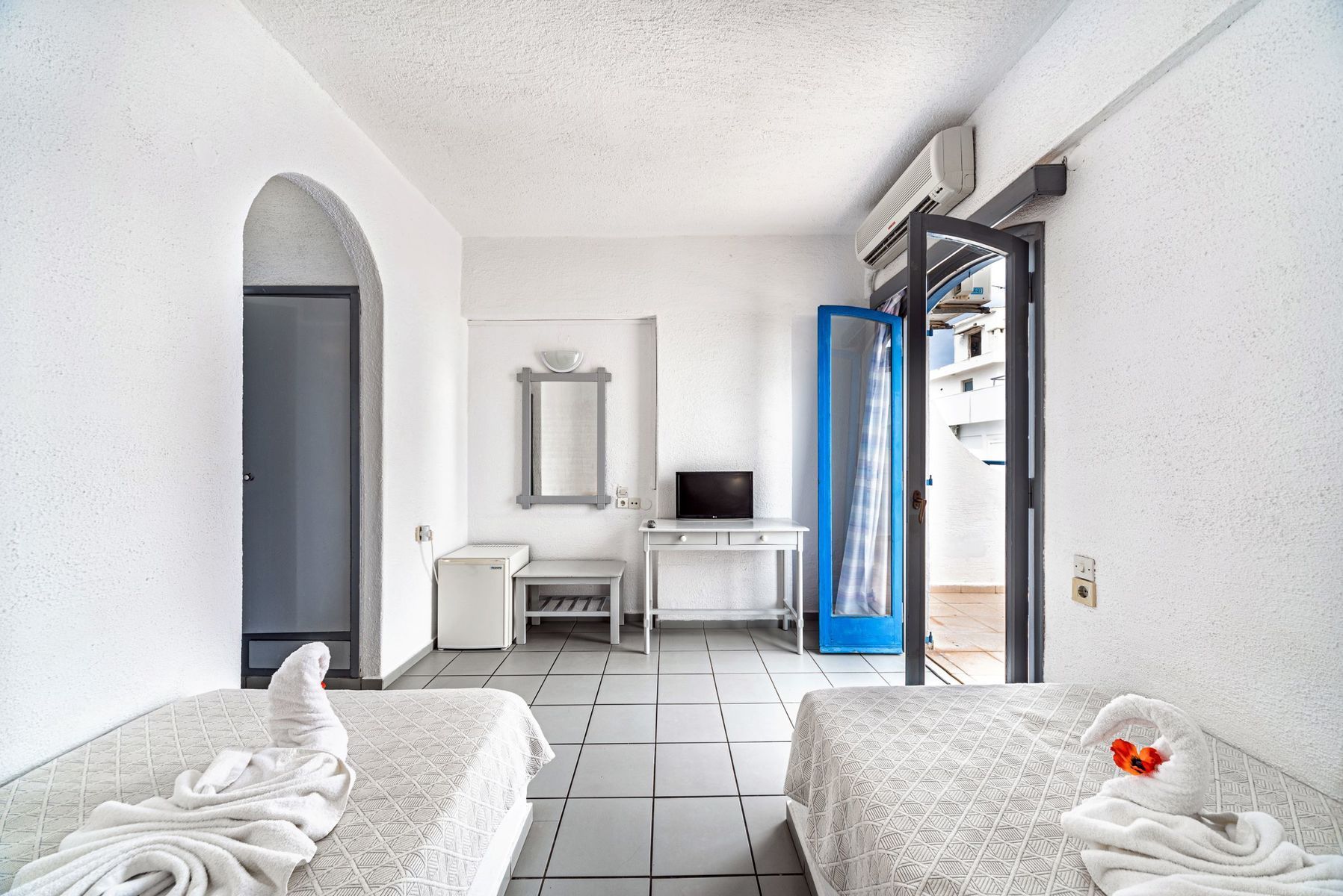 Iro Hotel - Image 7