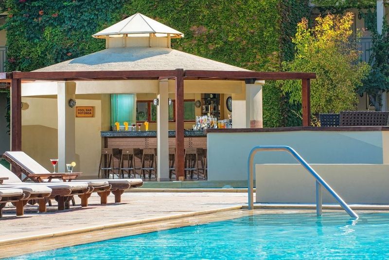 Bella Beach Hotel - Image 4