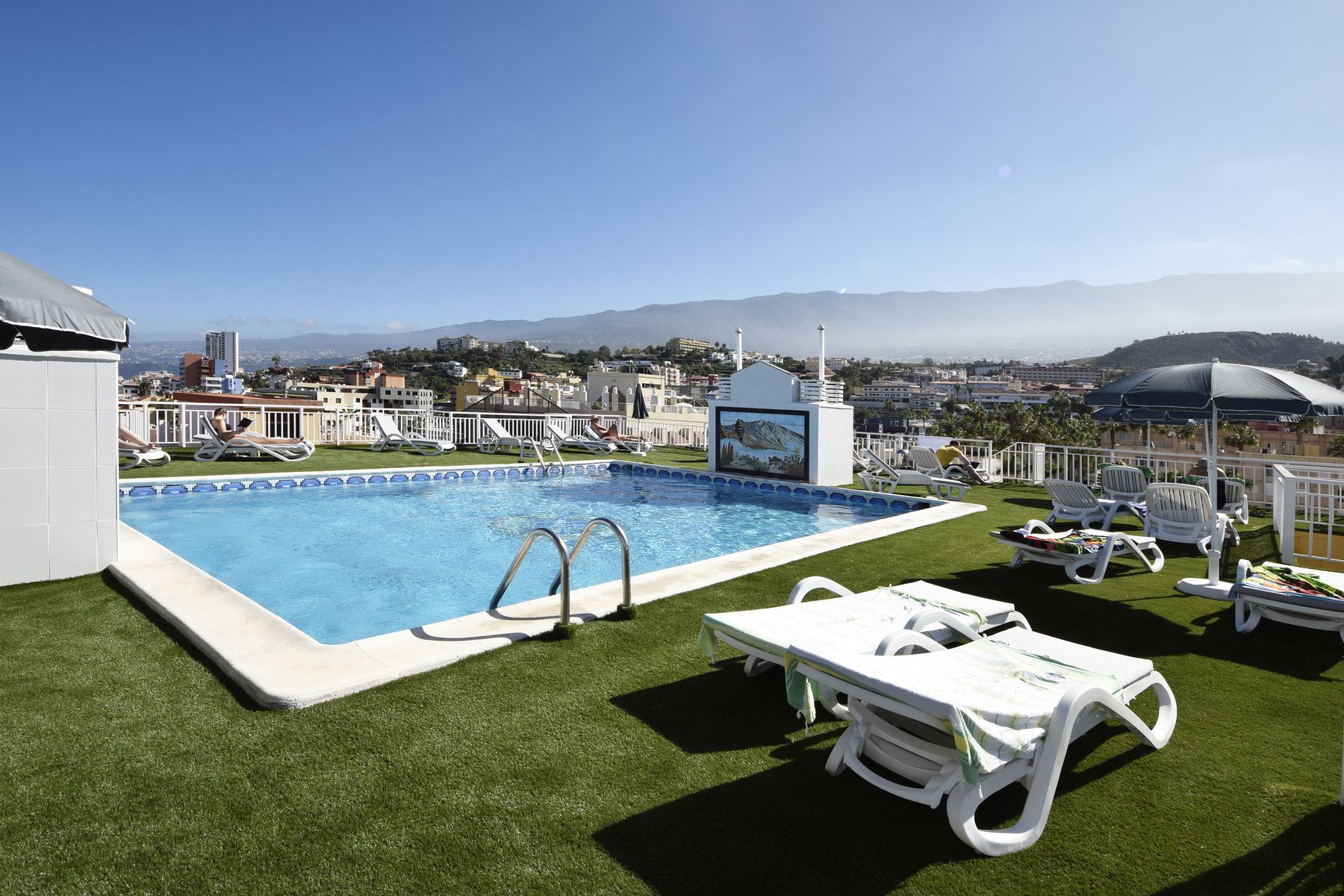 Skyview Hotel - Image 8