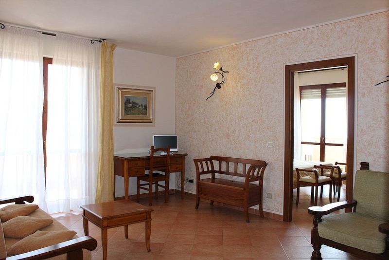 Lola Piccolo Hotel - Image 3