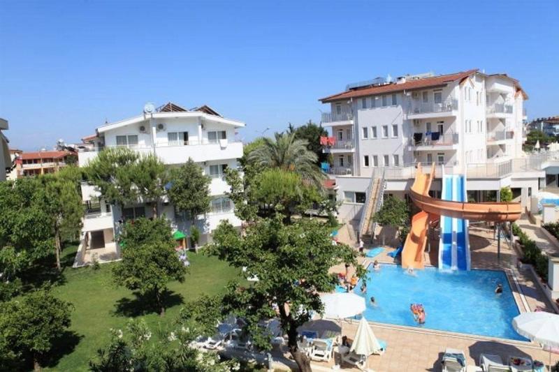 Cats Garden Hotel - Image 1