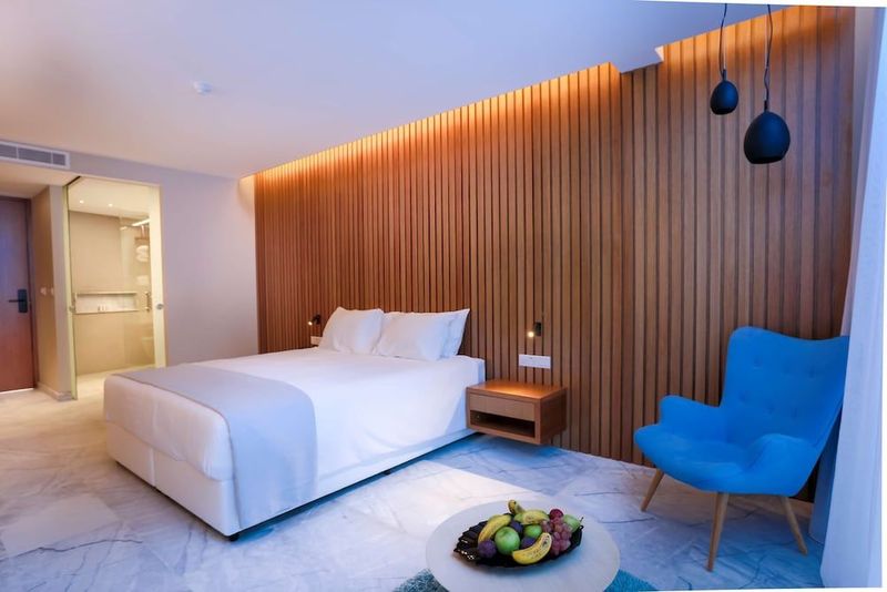 Radisson Beach Resort Larnaca - Image 6