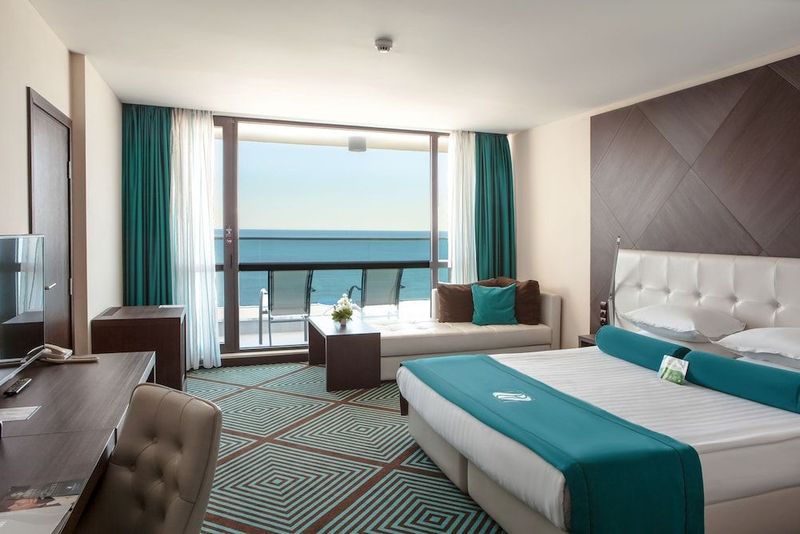 International Hotel Casino & Tower Suites - Image 4